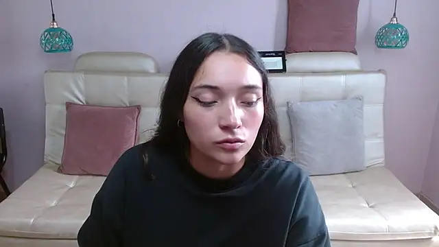 Marianne Cam online show from May 4, 3:41 pm