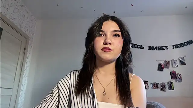 Snapshot of OtnimaRex chatting on April 10, 3:17 pm OtnimaRex online show from April 10, 3:17 pm