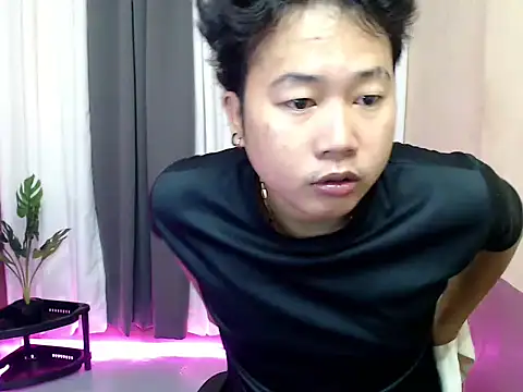 Snapshot of Soctober chatting on April 11, 6:51 am Soctober online show from April 11, 6:51 am