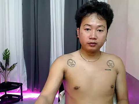 Snapshot of Soctober chatting on April 11, 7:45 am Soctober online show from April 11, 7:45 am