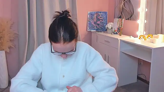 Snapshot of ErmaCurlis chatting on April 10, 11:15 am ErmaCurlis online show from April 10, 11:15 am