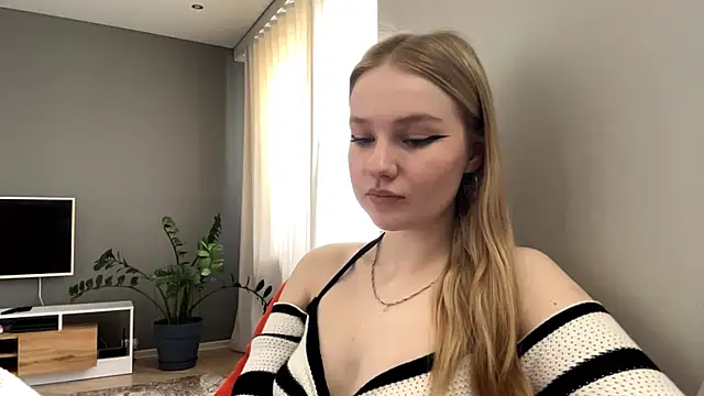 Snapshot of PlasaRima chatting on June 11, 12:32 am PlasaRima online show from June 11, 12:32 am