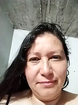 Snapshot of Dayis_2 chatting on April 26, 3:53 pm Dayis 2 online show from April 26, 3:53 pm