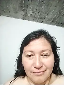 Snapshot of Dayis_2 chatting on May 11, 3:56 am Dayis 2 online show from May 11, 3:56 am