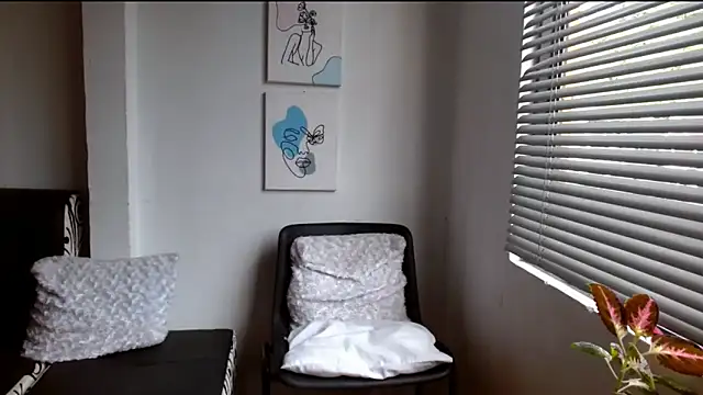 alisonnturbay online show from June 12, 2:27 pm
