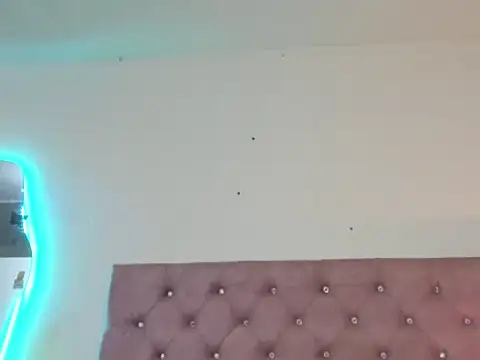 Snapshot of laurenlaine chatting on April 15, 2:24 pm laurenlaine online show from April 15, 2:24 pm