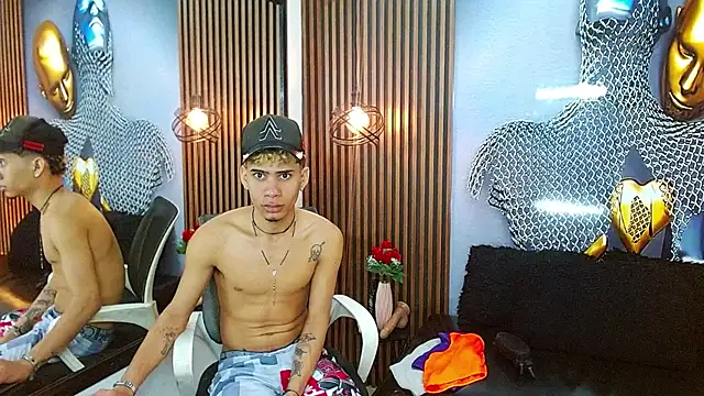 Snapshot of Skinny_cute_Alyer chatting on June 4, 3:01 am Skinny cute Alyer online show from June 4, 3:01 am