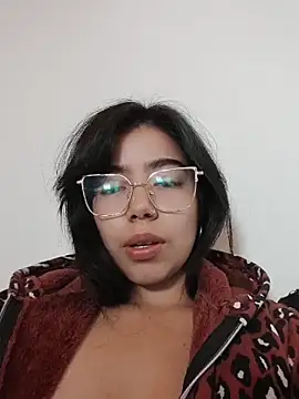 Iam eli09 online show from May 8, 12:27 am