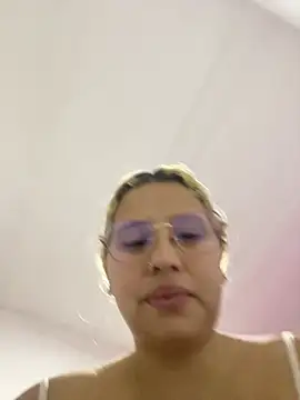 Aliss Taylor1 online show from May 8, 10:53 am