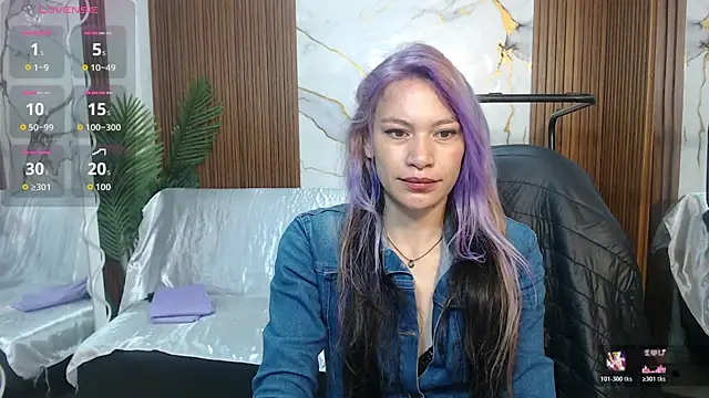 Snapshot of alonddra_tay chatting on July 4, 11:38 am alonddra tay online show from July 4, 11:38 am