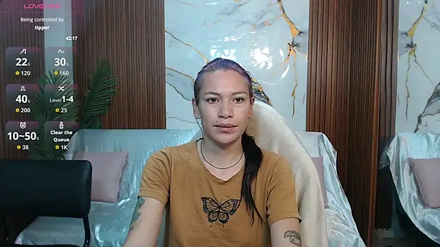 Snapshot of alonddra_tay chatting on July 9, 11:47 am alonddra tay online show from July 9, 11:47 am