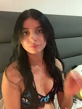 Snapshot of VIOLET_19XXX chatting on July 19, 5:22 am VIOLET 19XXX online show from July 19, 5:22 am