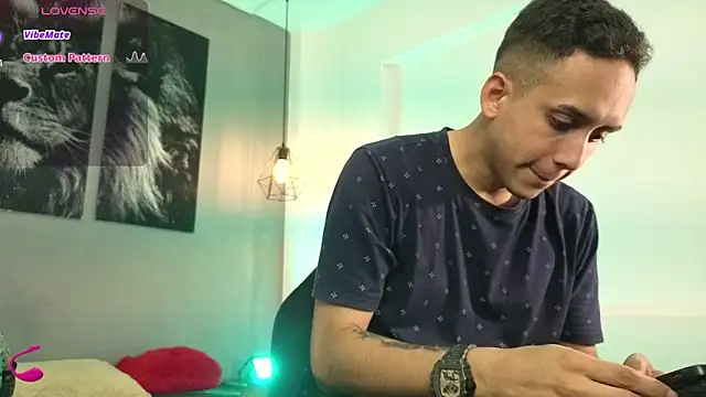 Snapshot of Zack_isback chatting on July 1, 8:19 pm Zack isback online show from July 1, 8:19 pm