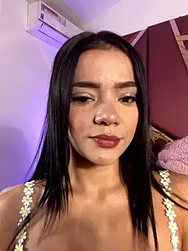 ZoeHarpers online show from June 4, 12:00 pm