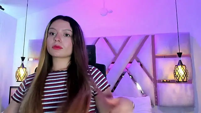 giigii hadidd online show from April 22, 7:48 pm