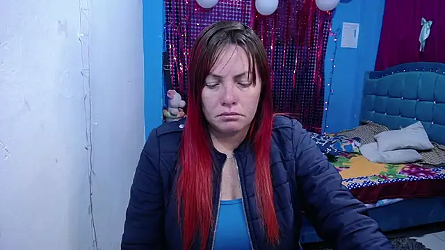 carolinhe26 online show from April 19, 11:53 am