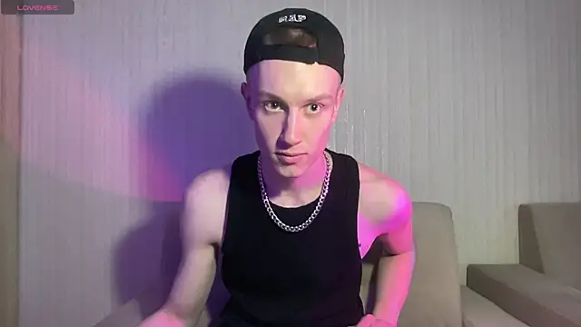 Travis Gracile online show from April 23, 9:19 am