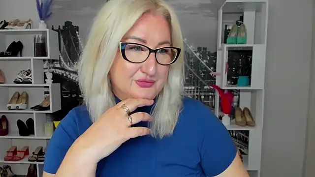 DianaFrances online show from May 3, 10:54 am