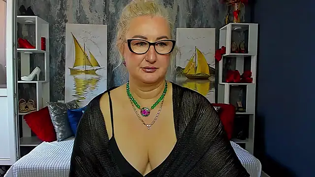 DianaFrances online show from May 6, 7:57 am