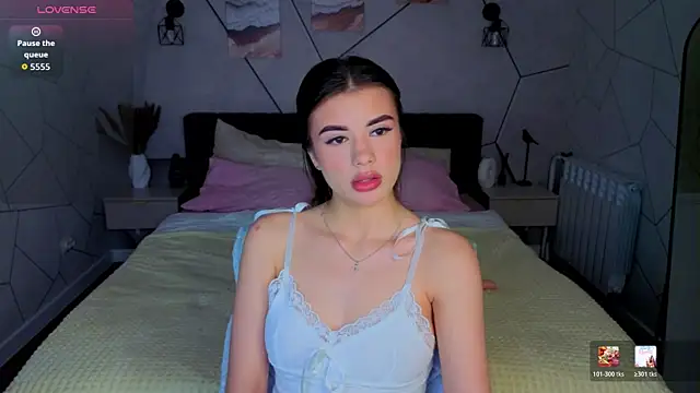 Snapshot of Alisha_Blakee chatting on June 18, 4:55 pm Alisha Blakee online show from June 18, 4:55 pm