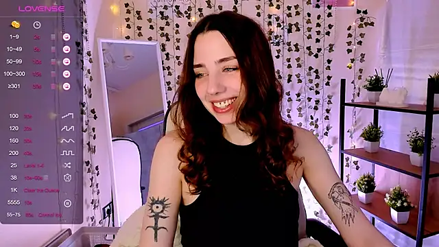 Snapshot of CharliGrace_ chatting on June 1, 2:24 am CharliGrace online show from June 1, 2:24 am