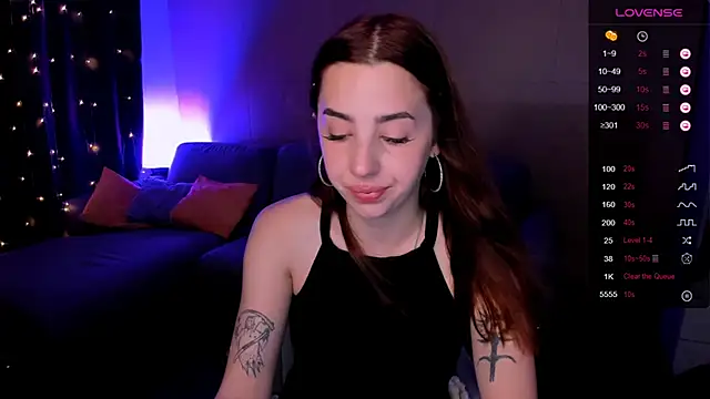 Snapshot of CharliGrace_ chatting on June 27, 12:33 pm CharliGrace online show from June 27, 12:33 pm