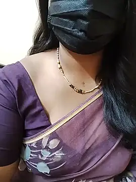 Snapshot of Stephaniee27 chatting on July 1, 8:49 am Stephaniee27 online show from July 1, 8:49 am