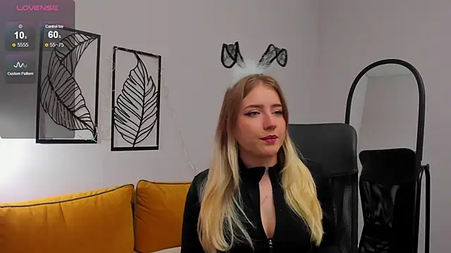 Liacandy  online show from May 5, 1:57 am