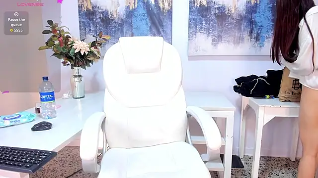 madydoll  online show from April 25, 8:39 pm