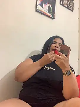 Snapshot of megan_purpura chatting on June 6, 7:40 pm megan purpura online show from June 6, 7:40 pm