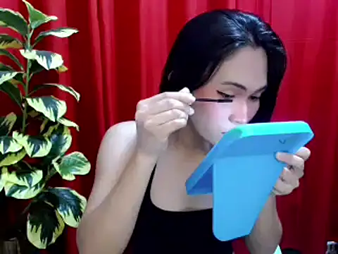 Snapshot of urcutie_ellexxx chatting on June 10, 5:39 am urcutie ellexxx online show from June 10, 5:39 am