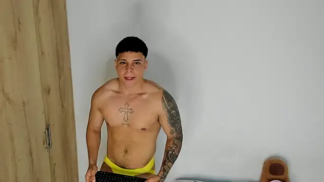 DrakeSmith  online show from April 17, 10:57 pm