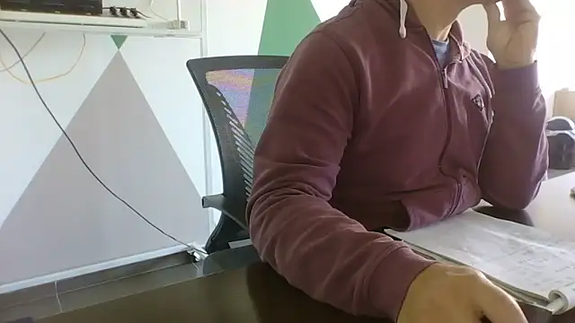 brunosso85ita online show from April 14, 7:03 am