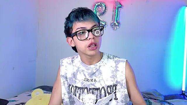 Snapshot of Apolo_Prince1 chatting on July 11, 10:33 pm Apolo Prince1 online show from July 11, 10:33 pm