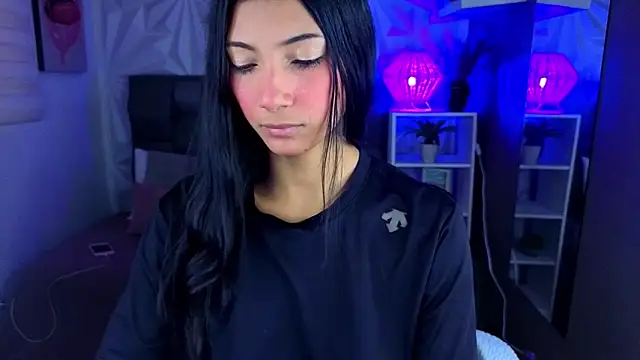 Snapshot of Perlaa_moon_ chatting on June 17, 1:34 pm Perlaa moon online show from June 17, 1:34 pm