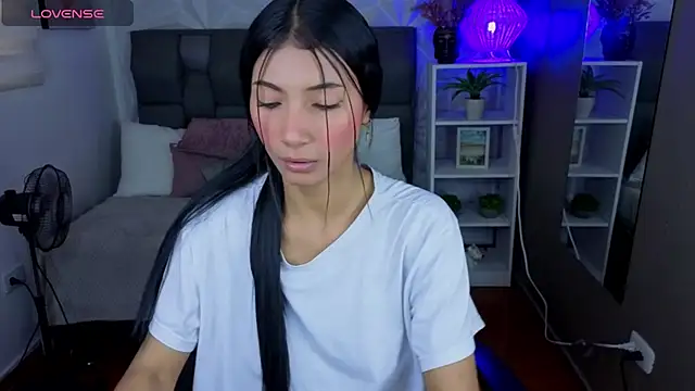 Snapshot of Perlaa_moon_ chatting on July 7, 6:56 pm Perlaa moon online show from July 7, 6:56 pm