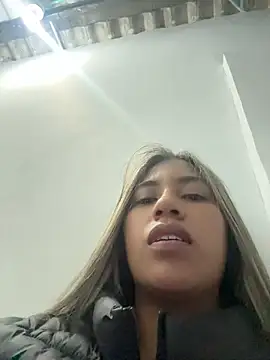 Kimmiebellarie online show from April 18, 1:53 am