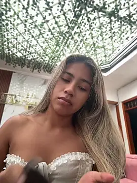Kimmiebellarie online show from May 12, 12:46 pm