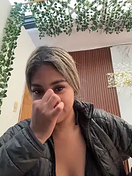 Kimmiebellarie online show from May 25, 12:22 pm