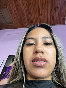 Kimmiebellarie online show from July 10, 1:14 pm