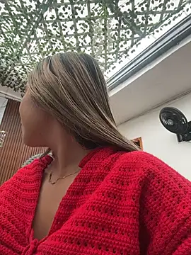 Kimmiebellarie online show from July 11, 1:25 pm