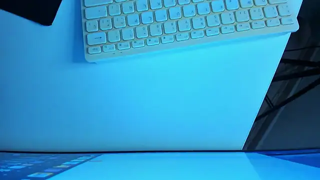 Snapshot of britanny_jones1 chatting on May 19, 9:54 pm britanny jones1 online show from May 19, 9:54 pm