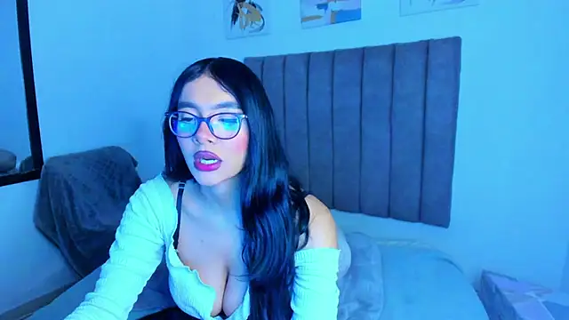 Snapshot of britanny_jones1 chatting on June 3, 12:08 pm britanny jones1 online show from June 3, 12:08 pm
