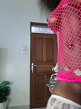 Snapshot of Sexxy_Babe2 chatting on July 20, 9:23 am Sexxy Babe2 online show from July 20, 9:23 am