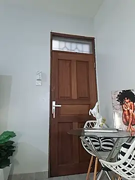 Snapshot of Sexxy_Babe2 chatting on July 21, 6:27 am Sexxy Babe2 online show from July 21, 6:27 am