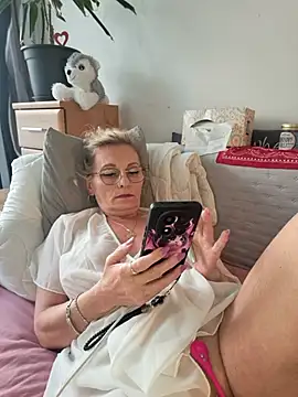 Snapshot of Blond_lady_czech chatting on July 8, 5:28 pm Blond lady czech online show from July 8, 5:28 pm