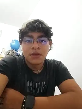 xhecho uzumaki online show from May 10, 4:28 am