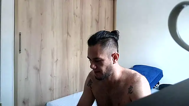 Snapshot of andrew_1520 chatting on March 4, 12:44 pm andrew 1520 online show from March 4, 12:44 pm