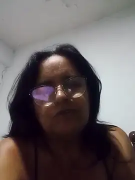 Snapshot of PienCanela chatting on May 10, 11:21 pm PienCanela online show from May 10, 11:21 pm