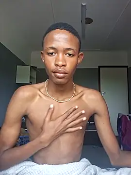 Snapshot of youngAndReckles chatting on April 11, 7:24 am youngAndReckles online show from April 11, 7:24 am